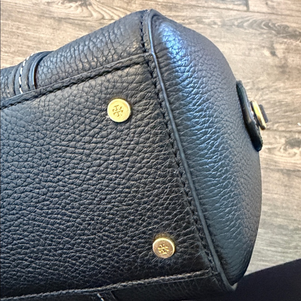 Tory Burch Black Leather Satchel. Good condition. - Picture 6 of 13